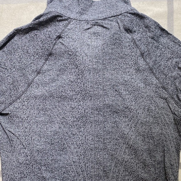 ATHLETA Gray Fast Track Quarter Zip Pullover, Ruched Sides Women’s Size XL - Picture 4 of 9